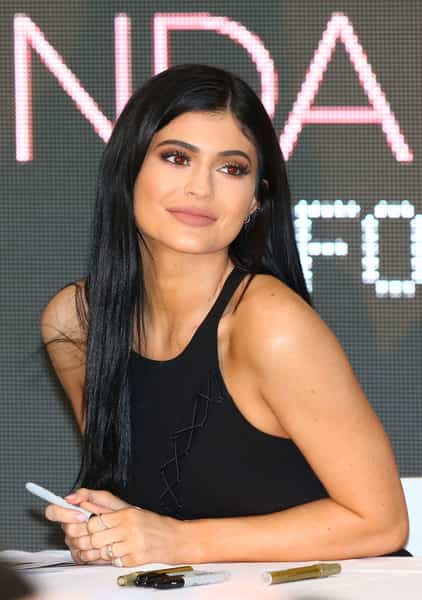 Kylie Jenner Age Height Weight Biography Husband Daughter Net